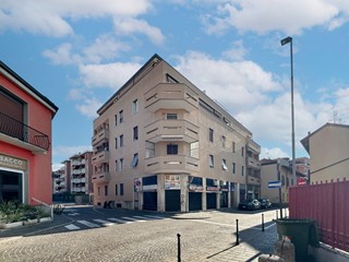 Trilocale in Vendita a Brugherio, 175'000€, 82 m²