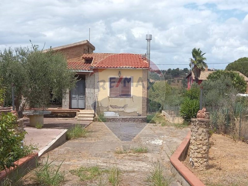 Villa in Vendita a Caltagirone, 79'000€, 150 m²