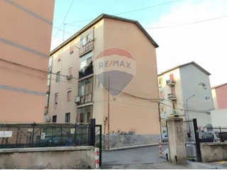 Quadrilocale in Vendita a Catania, 79'000&euro;, 90 m²