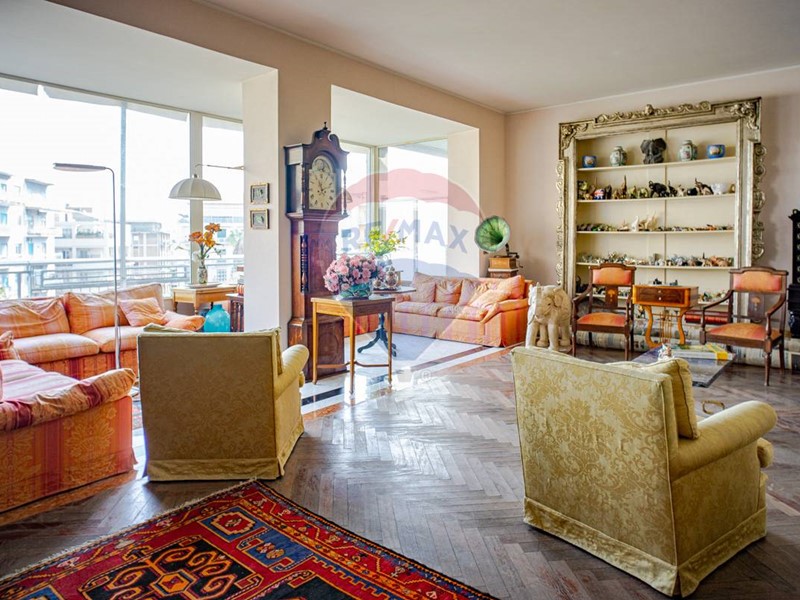 Appartamento in Vendita a Catania, 370'000&euro;, 325 m²