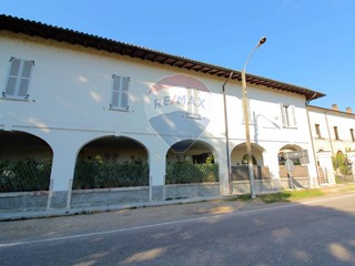 Trilocale in Vendita a Cava Manara, 149'000€, 133 m²