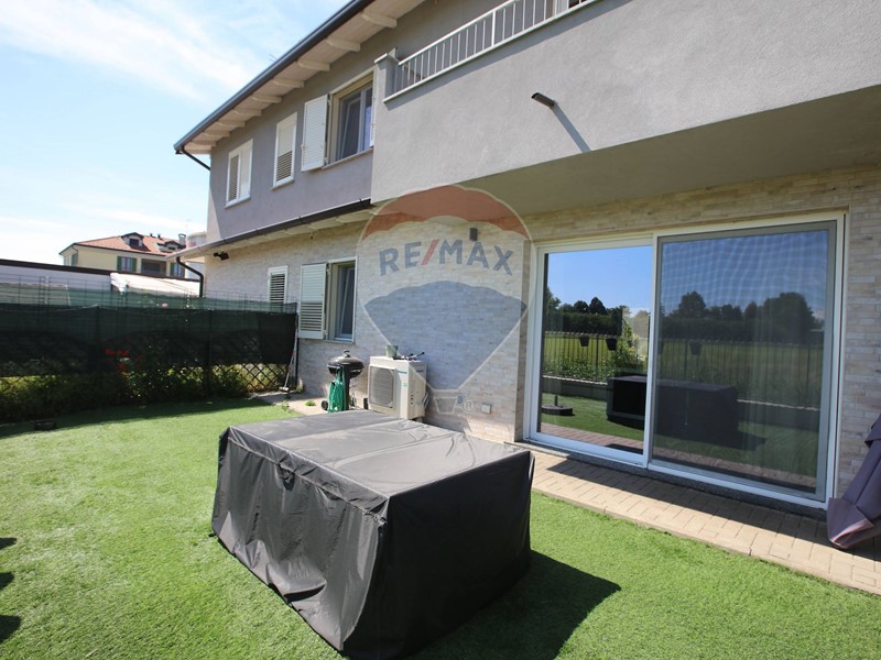 Villetta a schiera in Vendita a Certosa di Pavia, 260'000€, 124 m²