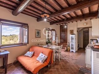 Rustico in Vendita a Città della Pieve, 290'000€, 220 m²
