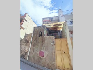 Casa Indipendente in Vendita a Furci Siculo, 29'000€, 91 m²