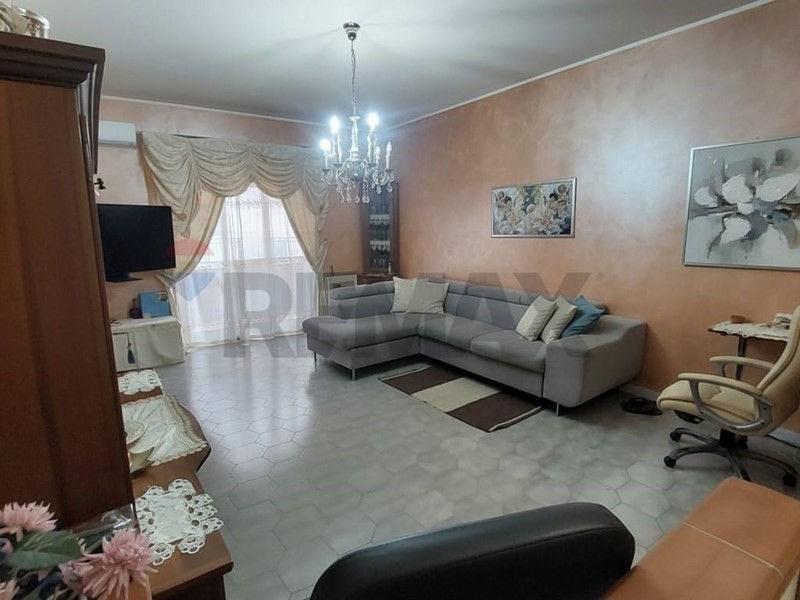 Quadrilocale in Vendita a Gaggi, 110'000&euro;, 157 m²