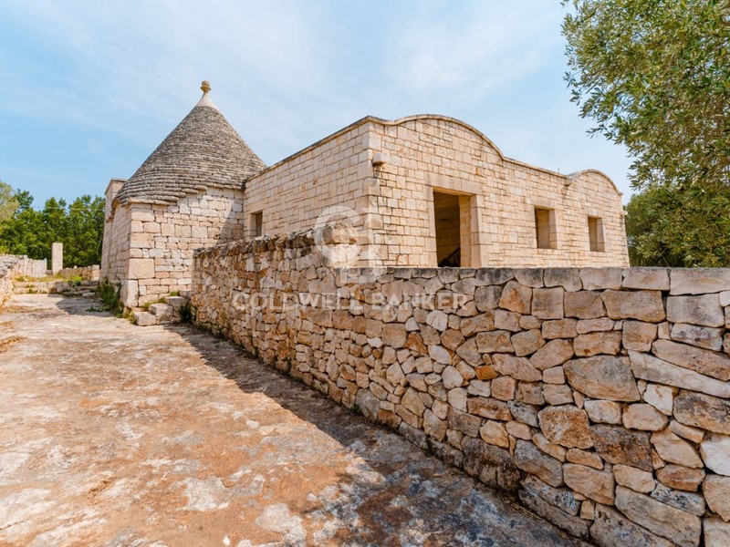 Cascina in Vendita a Locorotondo, 390'000€, 107 m²