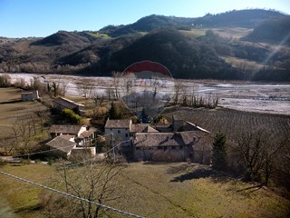 Rustico in Vendita a Langhirano, 240'000&euro;, 343 m²