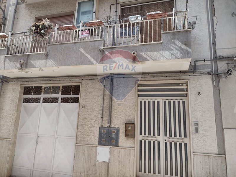 Casa Indipendente in Vendita a Mirabella Imbaccari, 70'000€, 160 m²