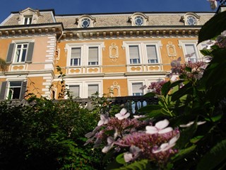 Villa in Vendita a Moncalieri, 1400 m²