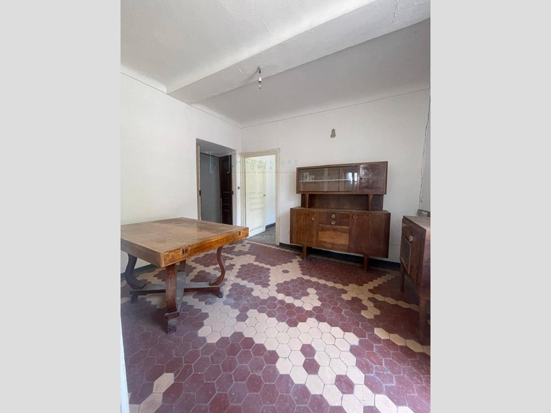 Casa Indipendente in Vendita a Borghetto d'Arroscia, 65'000€, 209 m²