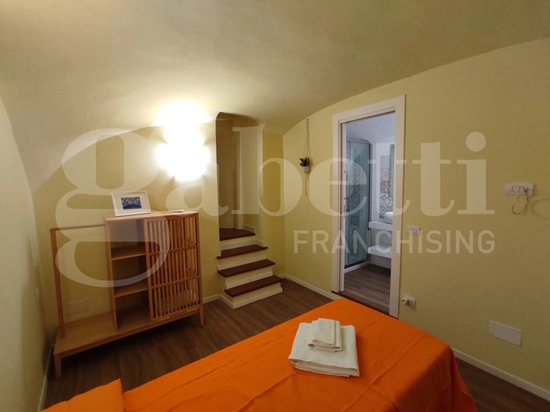 Trilocale in Vendita a Napoli, 220'000€, 75 m², arredato