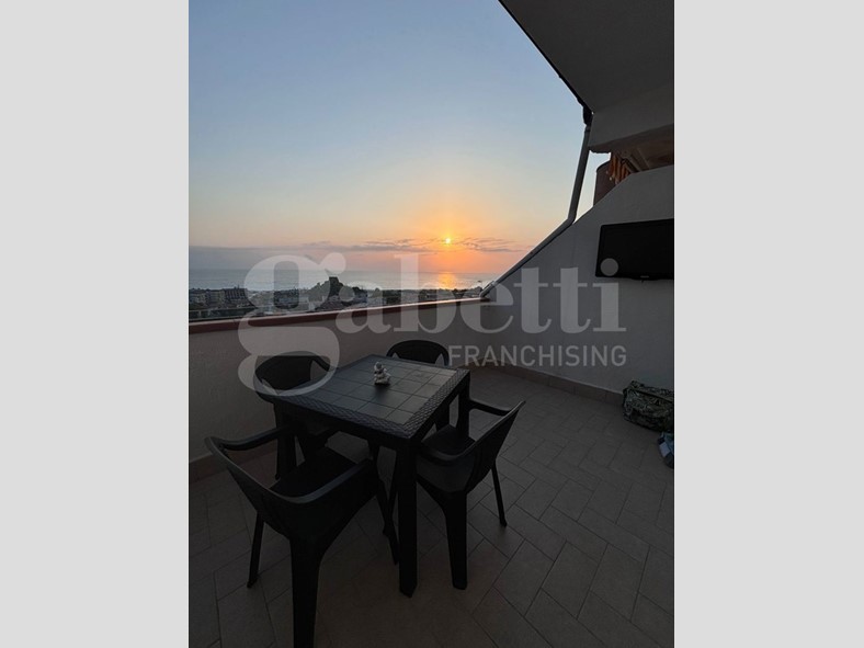 Trilocale in Vendita a Scalea, 83'000€, 55 m², arredato