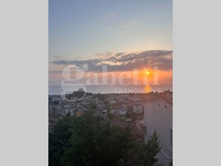 Trilocale in Vendita a Scalea, 83'000€, 55 m², arredato