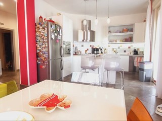 Quadrilocale in Vendita a Milazzo, 220'000€, 135 m², arredato