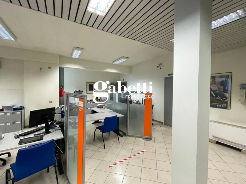 Negozio in Affitto a Bovolenta, 350 m²