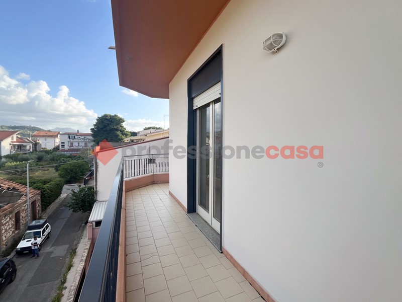 Quadrilocale in Vendita a Pace del Mela, 80'000€, 148 m²