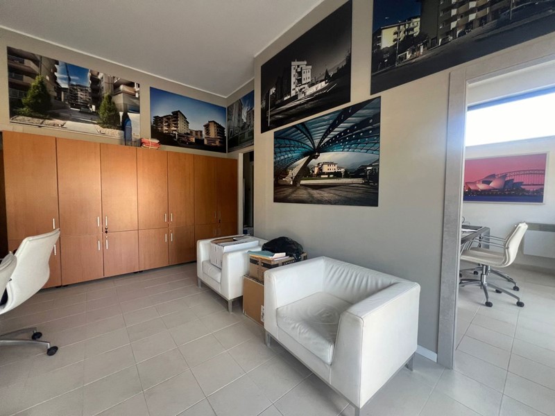 Negozio in Vendita a Cassino, 69'000€, 70 m²