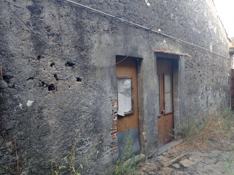 Casa Indipendente in Vendita a Nicolosi, 75'000€, 128 m²