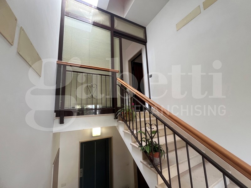 Quadrilocale in Vendita a Paola, 280'000€, 213 m²