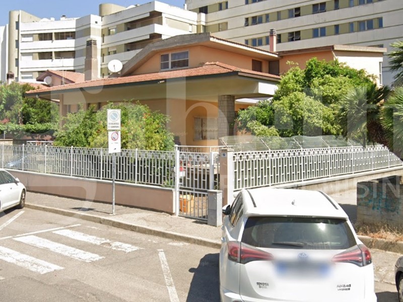 Villa in Vendita a Oristano, 450'000€, 400 m²