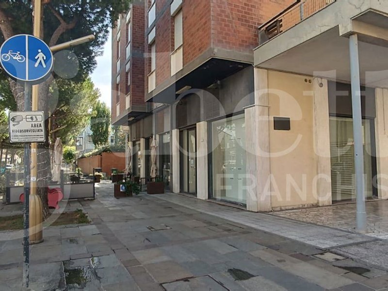 Negozio in Vendita a Ravenna, 115'000€, 48 m²