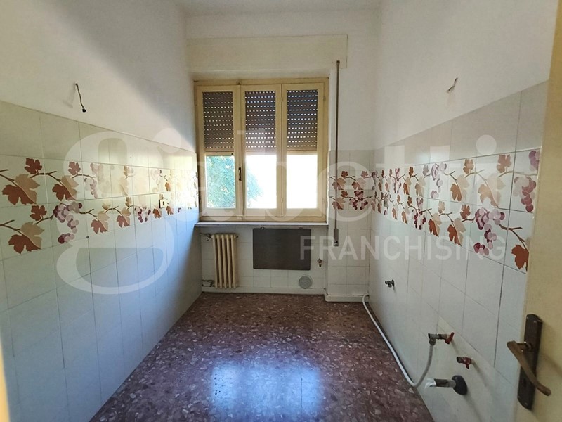 Quadrilocale in Vendita a Amelia, 30'000€, 90 m²