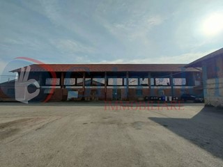 Casale in Vendita a Grugliasco, 169'000€, 1070 m²