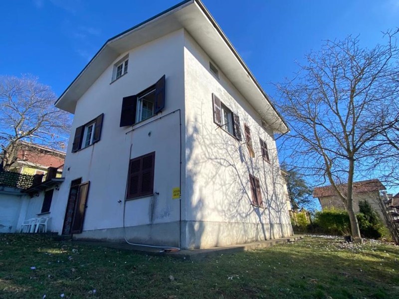 Casa Indipendente in Vendita a Ponzone, zona Moretti, 140'000€, 200 m²