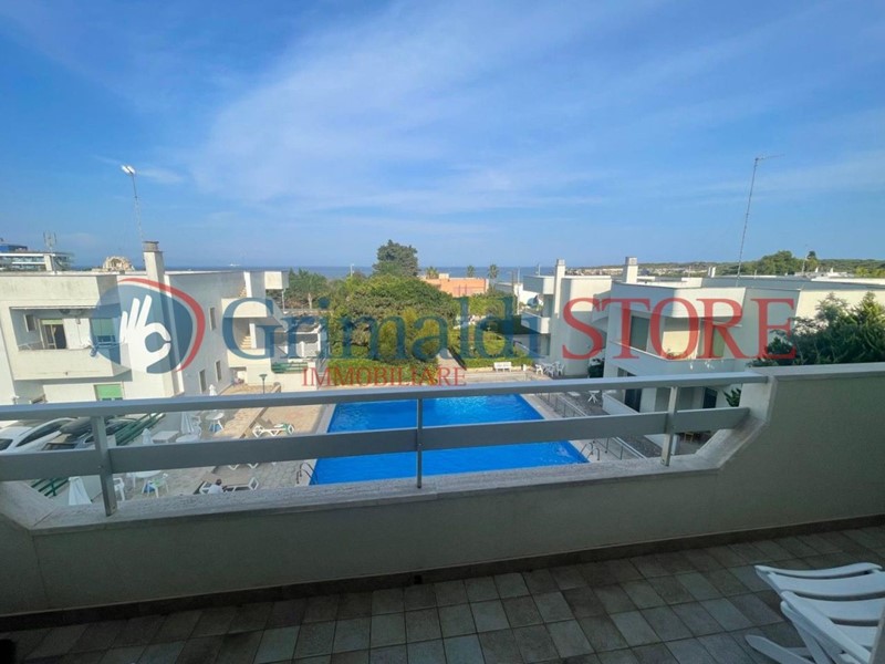 Trilocale in Vendita a Melendugno, zona Torre Dell'Orso, 190'000€, 135 m²