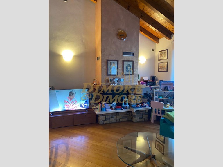 Trilocale in Vendita a Gravellona Toce, 200'000€, 100 m², arredato, con Box