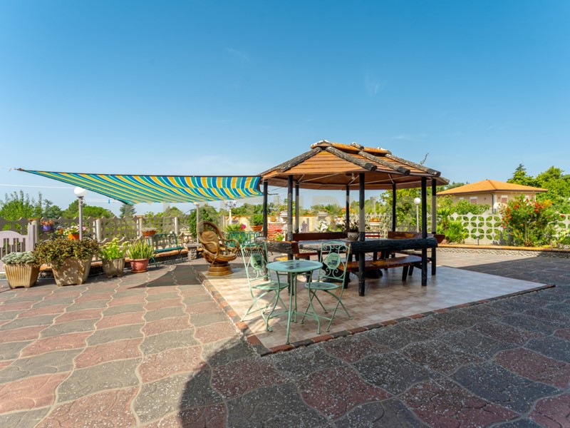 Casa Indipendente in Vendita a Biancavilla, 239'000€, 180 m², con Box