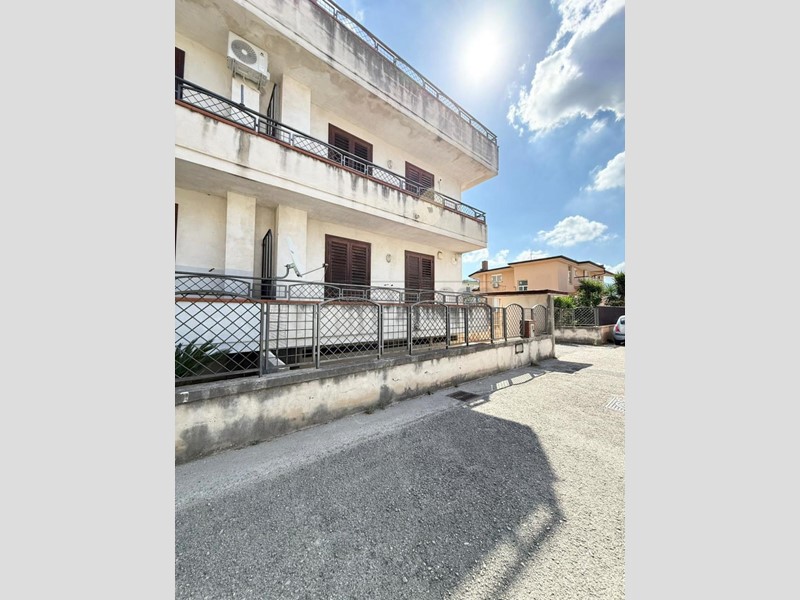 Villetta a schiera in Vendita a Castel San Giorgio, 289'000€, 300 m², con Box