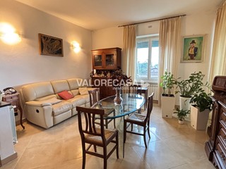 Quadrilocale in Vendita a Ameglia, zona Bocca Di Magra, 170'000€, 80 m²