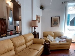 Appartamento in Vendita a Imperia, zona Piani, 142'000€, 90 m²