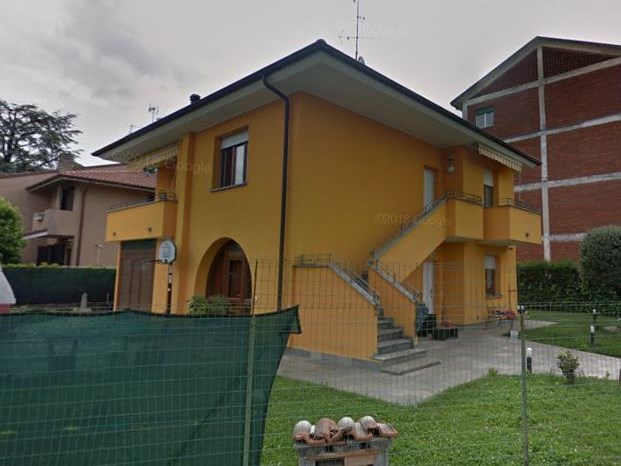 Villa bifamiliare in Vendita a Carate Brianza, 210'000€, 115 m²