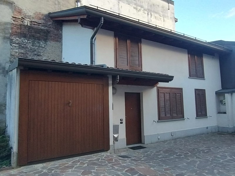 Casa Indipendente in Vendita a Mariano Comense, 140'000&euro;, 80 m², con Box