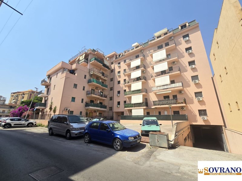 Magazzino in Vendita a Bagheria, 25'000€, 18 m²