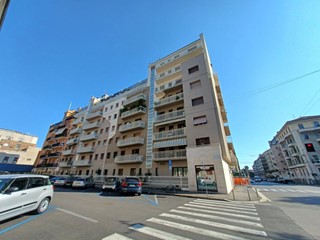 Magazzino in Vendita a Milano, 180'000€, 65 m²