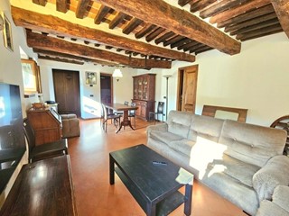 Trilocale in Vendita a Massa e Cozzile, zona Massa, 135'000€, 110 m², arredato