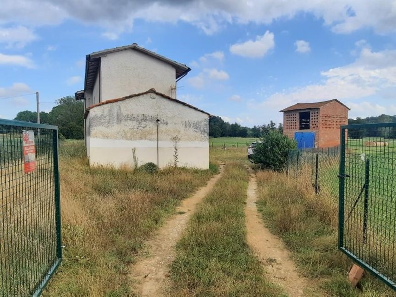 Casa Indipendente in Vendita a Santa Croce sull'Arno, zona Staffoli, 250'000€, 180 m², con Box