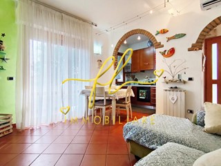 Trilocale in Vendita a Rosignano Marittimo, zona Rosignano Solvay, 198'000€, 64 m², con Box