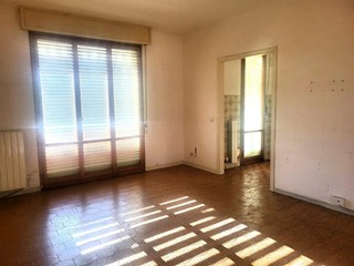 Appartamento in Vendita a Cascina, 179'000€, 115 m², con Box
