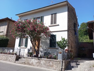 Casa Indipendente in Vendita a Montaione, zona Alberi, 280'000€, 211 m², arredato