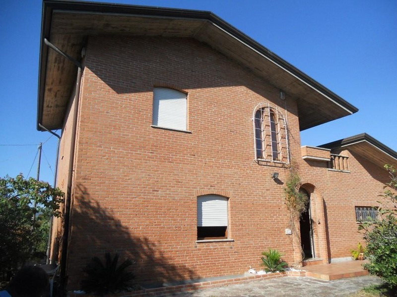 Villa in Vendita a Luni, 500'000€, 240 m²