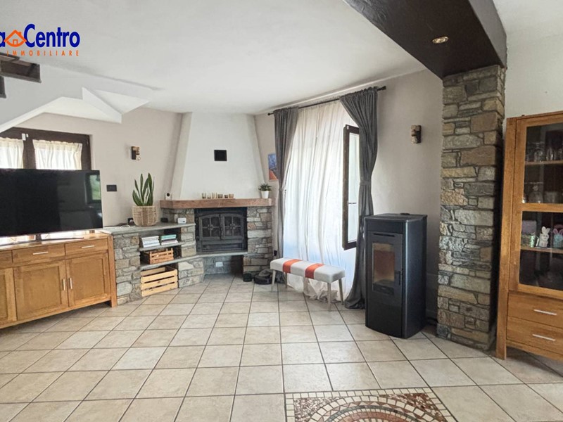 Quadrilocale in Vendita a Gignod, 270'000&euro;, 151 m²