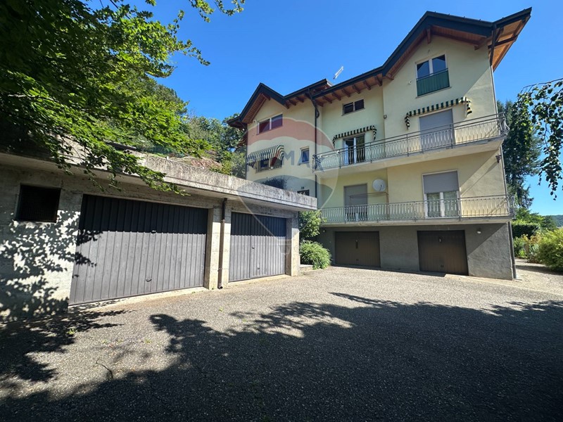 Quadrilocale in Vendita a Cuasso al Monte, 225'000€, 160 m²