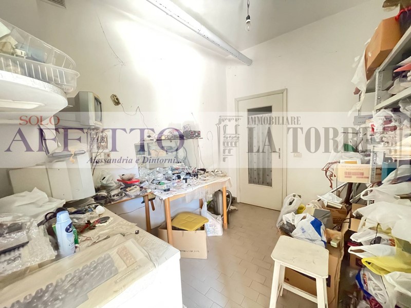 Magazzino in Vendita a Valenza, 11'000€, 30 m²