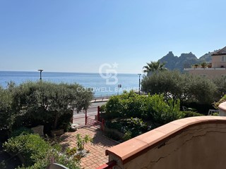 Appartamento in Vendita a Sant'Alessio Siculo, 229'000€, 120 m²