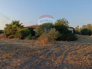 Casa Indipendente in Vendita a Ginosa, 200'000€, 15000 m²