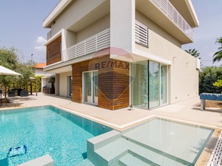 Villa in Vendita a Mascalucia, 590'000€, 370 m²